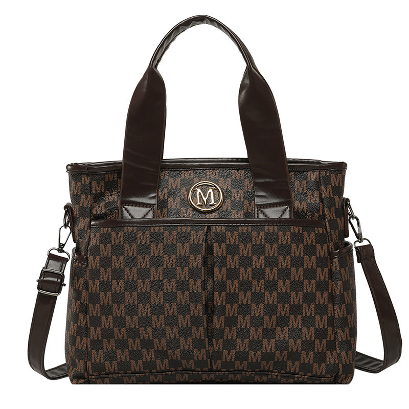 Simple and large-capacity handbag