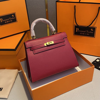 A fashionable women's handbag with a one-shoulder crossbody strap