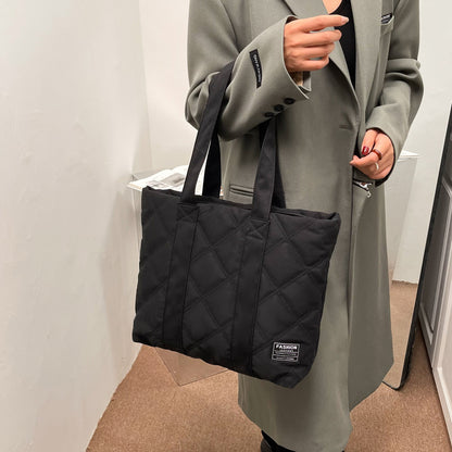 Large-capacity nylon fabric handbag