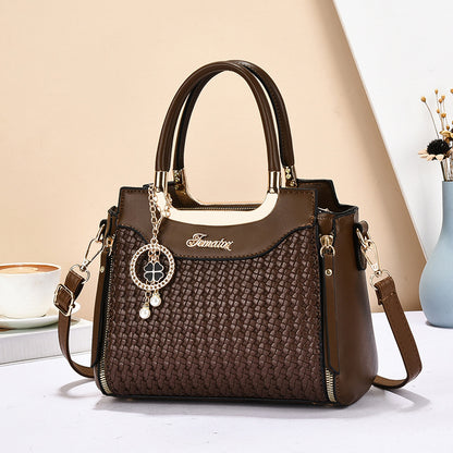 One-shoulder elegant lady's handbag by hand